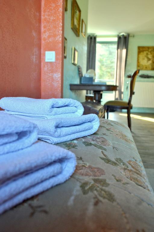 Bed and Breakfast Retour Aux Sources Gouberville Exterior foto